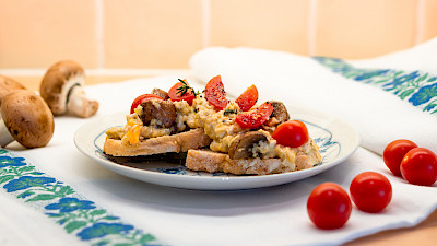 Scrambled Eggs with Tomatoes and Mushrooms