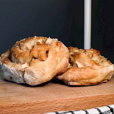 Recipe: Apple Bread Rolls